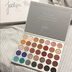 Jaclyn hill palette